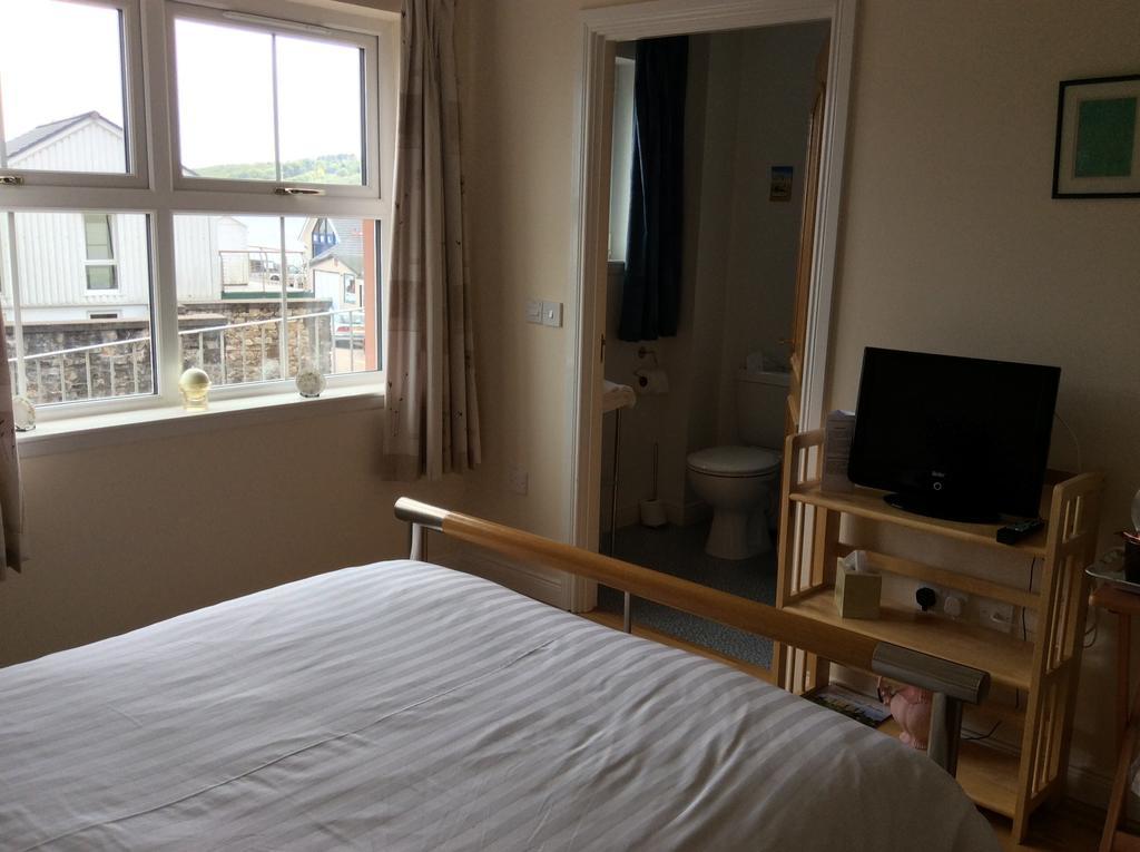 Stonewater House Vegan Bed And Breakfast Lamlash Room photo